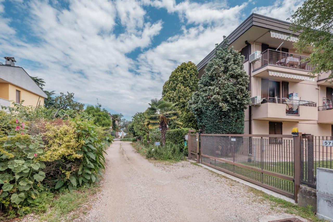 Casa Lugana 19 - Monolocale Con Piscina Direttamente A Lago Sirmione Exterior photo